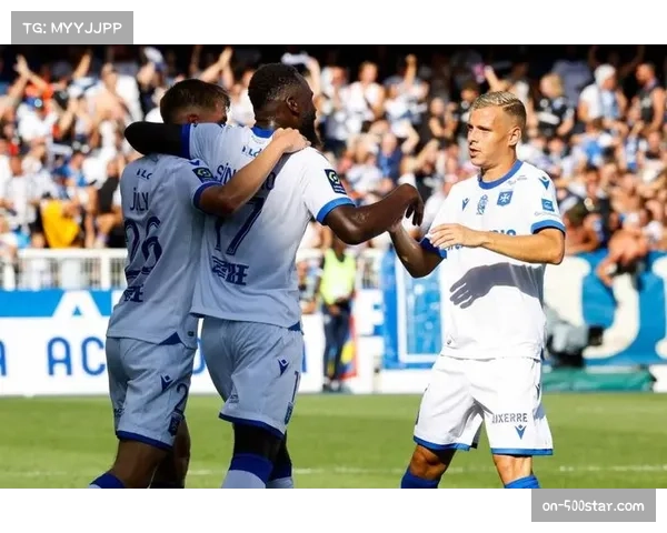 比赛结果:昂热1-0小胜梅斯,逃离降级区 比赛结果:昂热1-0小胜梅斯,逃离降级区